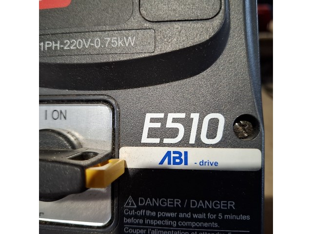 Frequentie regelaar met schakelkast, zwart - afbeelding 3 van  7