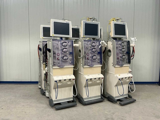 Fresenius - 5008 - dialysis equipment (7x) - afbeelding 1 van  3