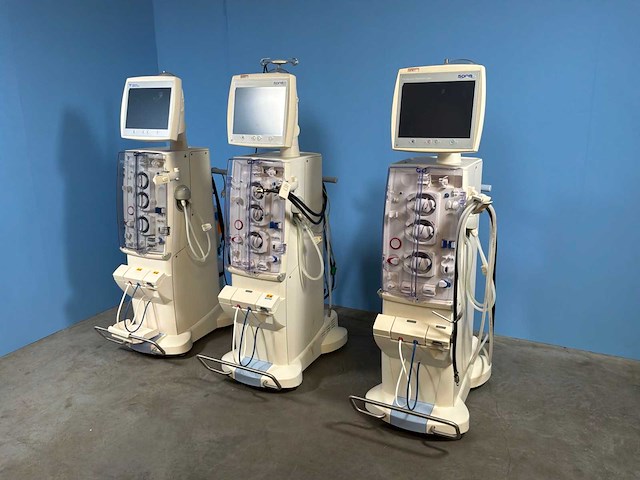 Fresensius medical care - 5008 - dialysis equipment (3x) - afbeelding 1 van  9