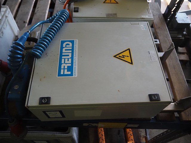 Freund - afbeelding 7 van  10