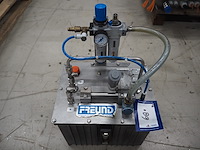 Freund - afbeelding 5 van  6