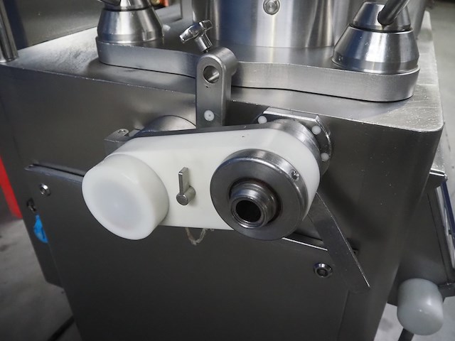 Frey - afbeelding 3 van  21