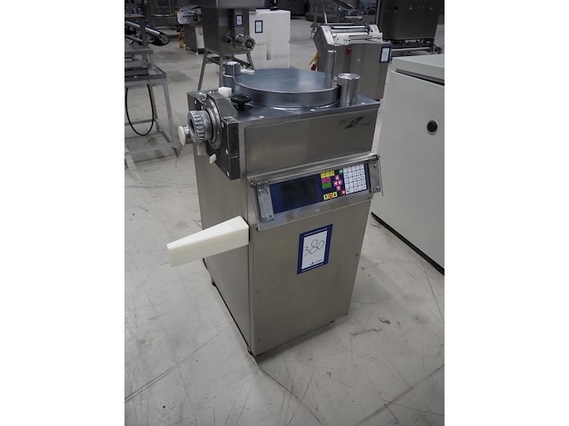 Frey - afbeelding 1 van  12