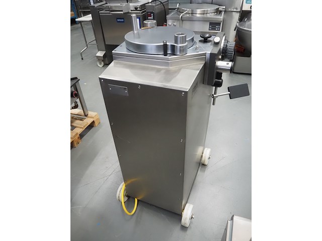 Frey - afbeelding 4 van  10