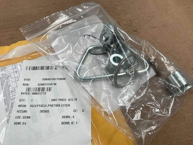Friction catch receptacle - afbeelding 1 van  3