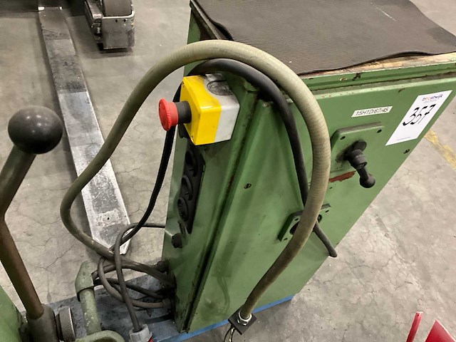 Friendrich deckel fp2 gereedschapsfreesmachine - afbeelding 16 van  19