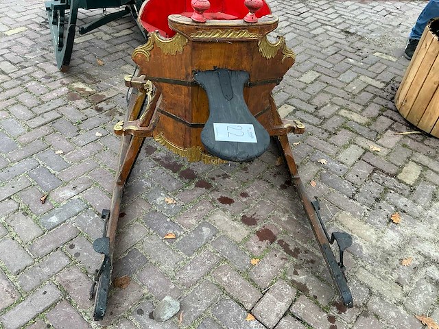 Friese arretikket slee - afbeelding 4 van  20