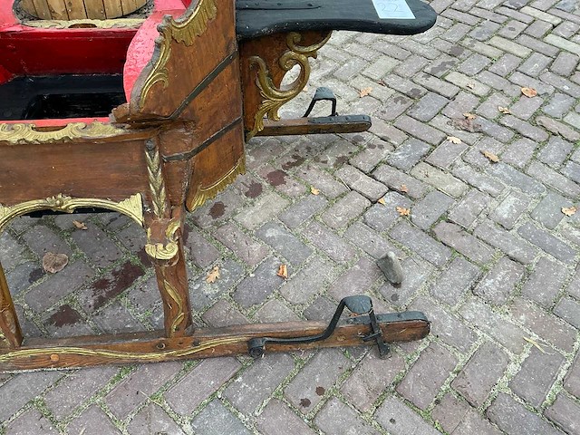 Friese arretikket slee - afbeelding 7 van  20