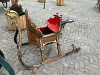 Friese arretikket slee - afbeelding 1 van  20