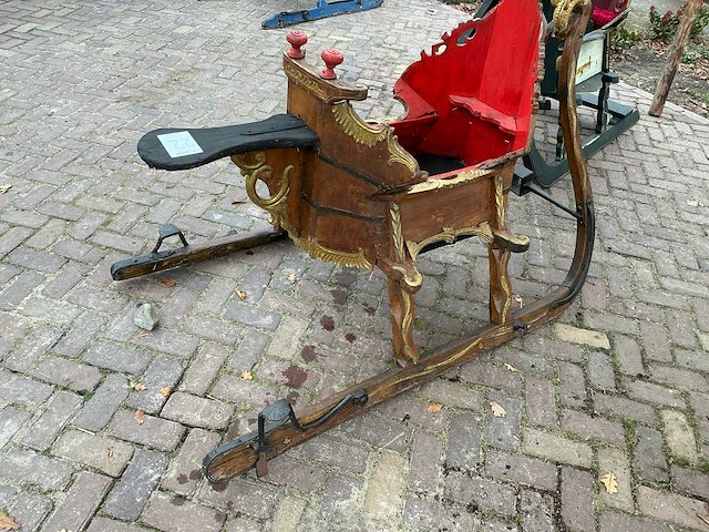 Friese arretikket slee - afbeelding 15 van  20