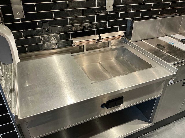 Frietbunker - 2021 - afbeelding 1 van  5