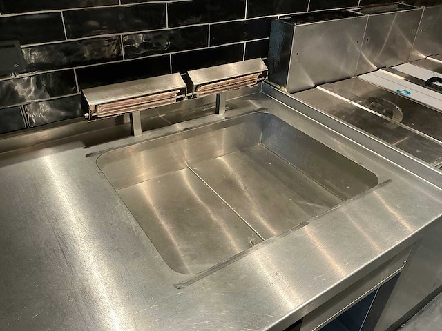 Frietbunker - 2021 - afbeelding 2 van  5