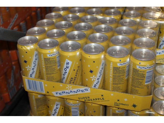 Frisdrank fernandes super pineapple. 31 trays a 24 blikken. totaal 744 stuks. tht 8-26. bod is inclusief 11... - afbeelding 2 van  2