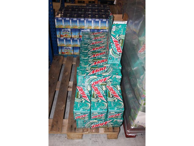 Frisdrank mtn dew baja blast en livewire op 2 pallets. totaal 126 pakken met 12 blikken. totaal 1512 blikke... - afbeelding 1 van  1