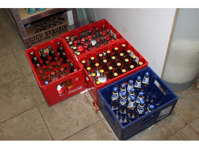 Frisdranken in 4 kratten. - afbeelding 1 van  2