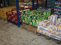 Frisdranken op 5 pallets w.o. sunkist, canada dry en mtn dew. totaal ruim 3000 blikken. tht onbekend.