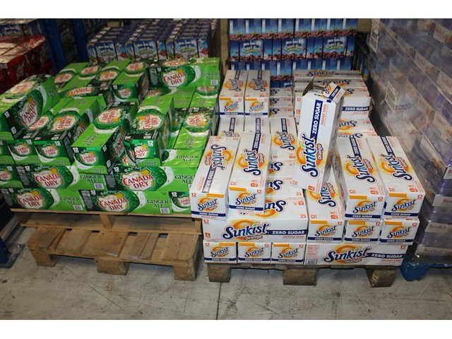 Frisdranken op 5 pallets w.o. sunkist, canada dry en mtn dew. totaal ruim 3000 blikken. tht onbekend. - afbeelding 2 van  3
