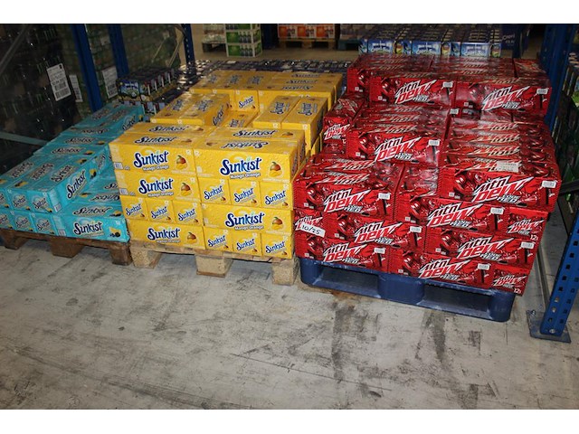 Frisdranken op 5 pallets w.o. sunkist, canada dry en mtn dew. totaal ruim 3000 blikken. tht onbekend. - afbeelding 3 van  3