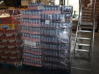 Fristi in flessen en blikken totaal ruim 2300 verpakkingen met tht 2025. bod is inclusief 345 euro statiegeld - afbeelding 1 van  2