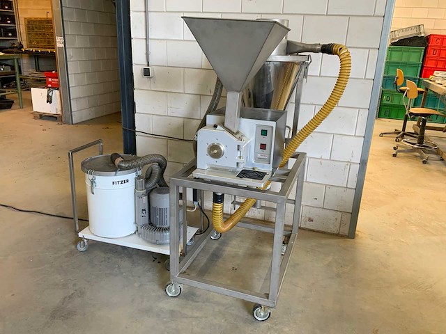 Fritsch pulverisette 19 rvs snijmolen met fitscher / güther filter afzuiging - afbeelding 1 van  25