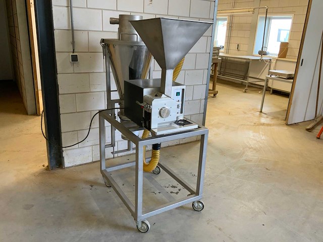 Fritsch pulverisette 19 rvs snijmolen met fitscher / güther filter afzuiging - afbeelding 25 van  25