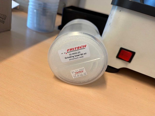 Fritsch pulverisette 7 premium line planetary micro mill laboratoriummolen 2017 + toebehoren - afbeelding 8 van  10