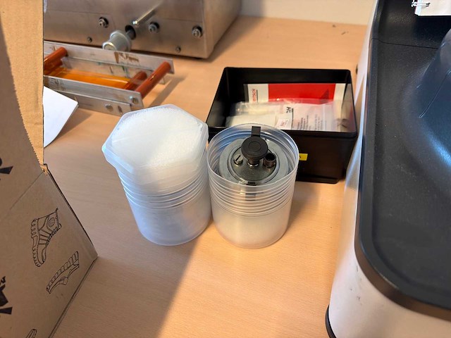 Fritsch pulverisette 7 premium line planetary micro mill laboratoriummolen 2017 + toebehoren - afbeelding 10 van  10