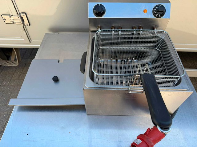 Frituurpan - ongebruikt - friteuse - afbeelding 1 van  3