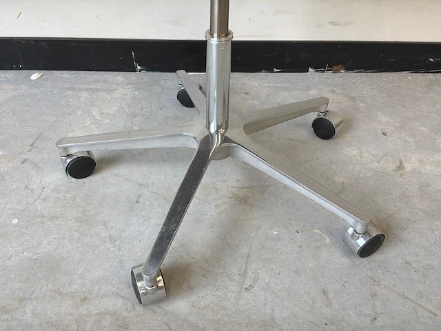 Fritz hansen - conference rin chair (4x) - afbeelding 2 van  11