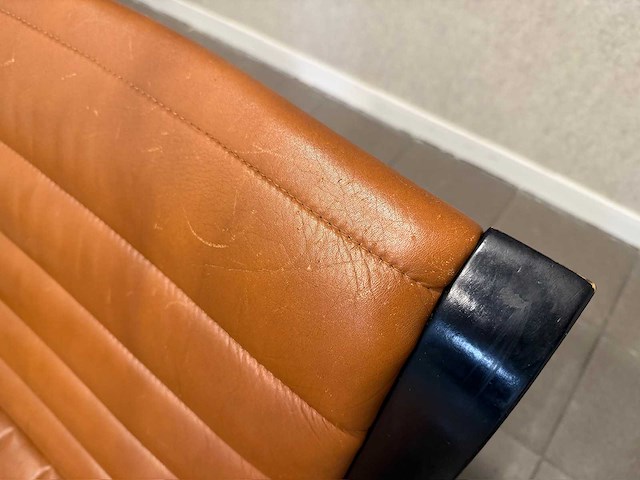 Fritz hansen ax chair cognac leder zwart hout (2x) - afbeelding 2 van  14
