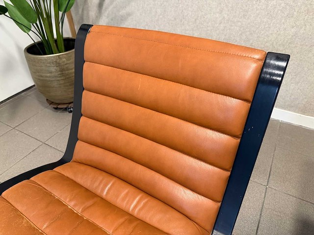 Fritz hansen ax chair cognac leder zwart hout (2x) - afbeelding 5 van  14