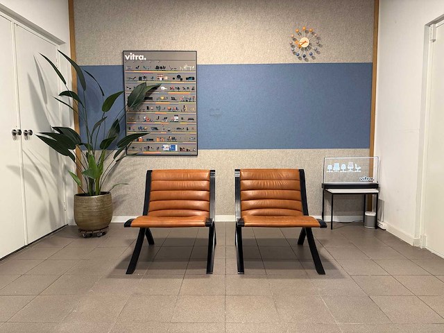 Fritz hansen ax chair cognac leder zwart hout (2x) - afbeelding 1 van  14