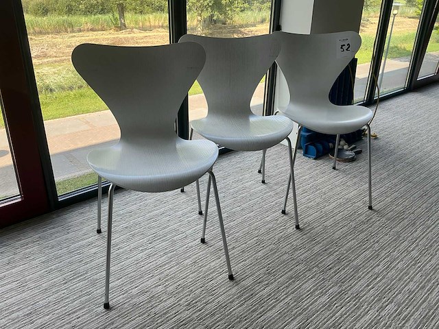 Fritz hansen hvid white stoel (3x) - afbeelding 1 van  7