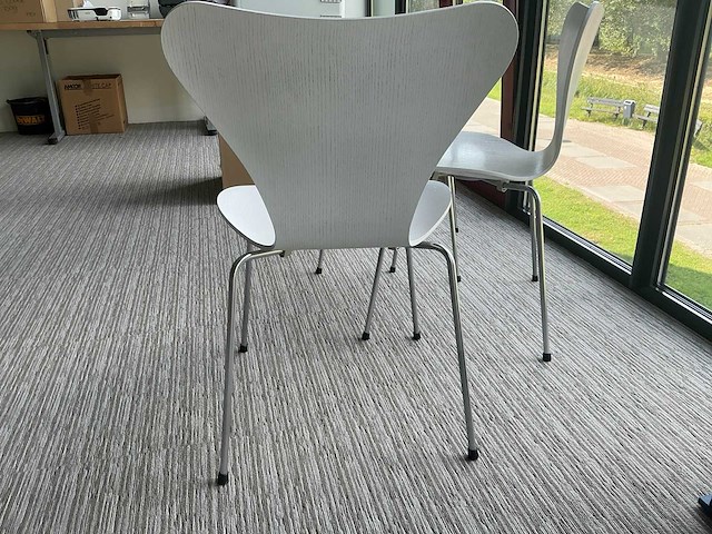 Fritz hansen hvid white stoel (3x) - afbeelding 4 van  7