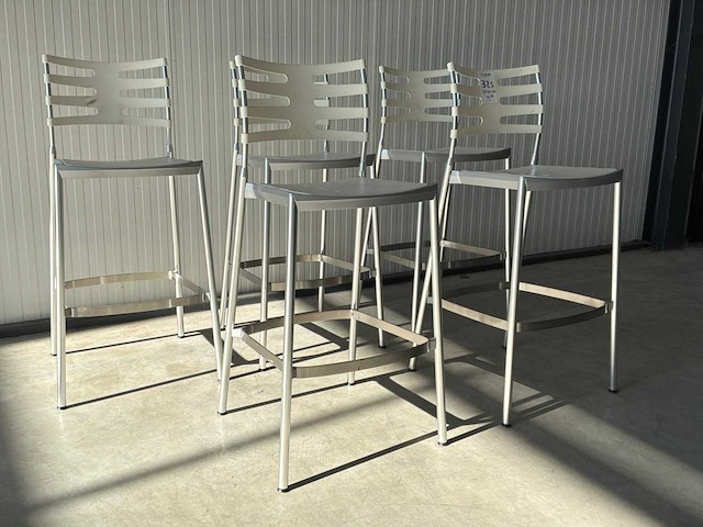 Fritz hansen kasper salto kruk (5x) - afbeelding 3 van  5