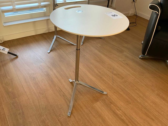 Fritz hansen little friend bijzettafel - afbeelding 2 van  9