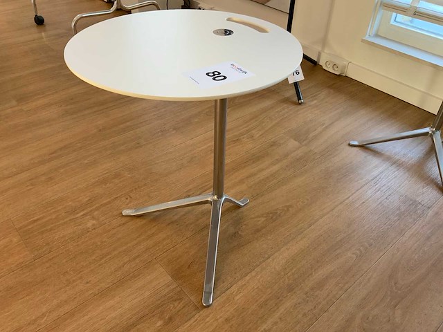 Fritz hansen little friend bijzettafel - afbeelding 7 van  9