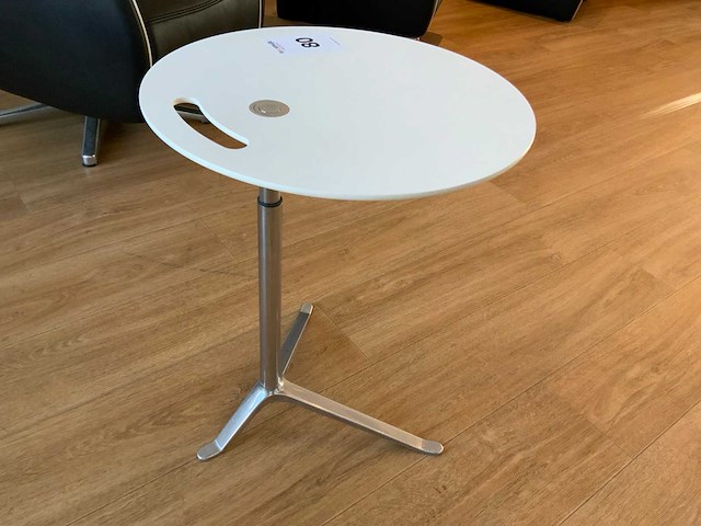 Fritz hansen little friend bijzettafel - afbeelding 8 van  9