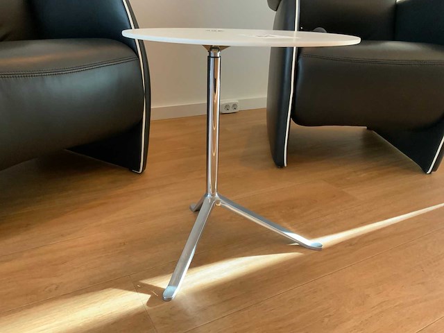 Fritz hansen little friend frans molenaar bijzettafel en 2 relax fauteuils - afbeelding 3 van  14