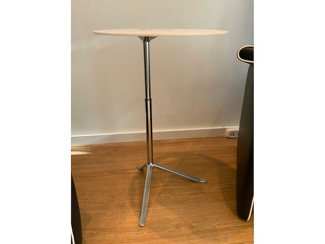 Fritz hansen little friend frans molenaar bijzettafel en 2 relax fauteuils - afbeelding 4 van  17