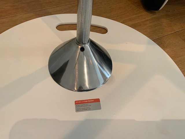 Fritz hansen little friend frans molenaar bijzettafel en 2 relax fauteuils - afbeelding 5 van  17