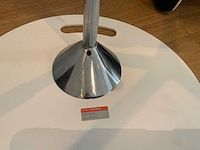 Fritz hansen little friend frans molenaar bijzettafel en 2 relax fauteuils - afbeelding 5 van  17