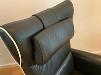 Fritz hansen little friend frans molenaar bijzettafel en 2 relax fauteuils - afbeelding 13 van  17