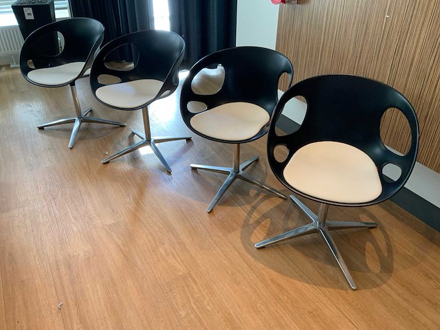 Fritz hansen rin eetkamerstoel (4x) - afbeelding 1 van  10