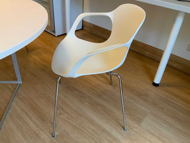 Fritz hansen tafel en stoelen - afbeelding 2 van  13