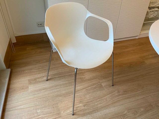 Fritz hansen tafel en stoelen - afbeelding 4 van  13