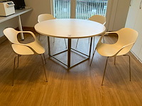 Fritz hansen tafel en stoelen - afbeelding 1 van  13