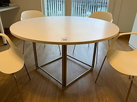 Fritz hansen tafel en stoelen - afbeelding 7 van  13