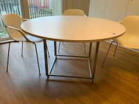 Fritz hansen tafel en stoelen - afbeelding 8 van  13