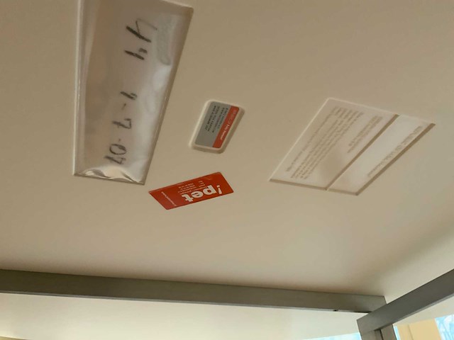 Fritz hansen tafel en stoelen - afbeelding 9 van  13